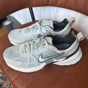 Nike light pumice V2K Runners
